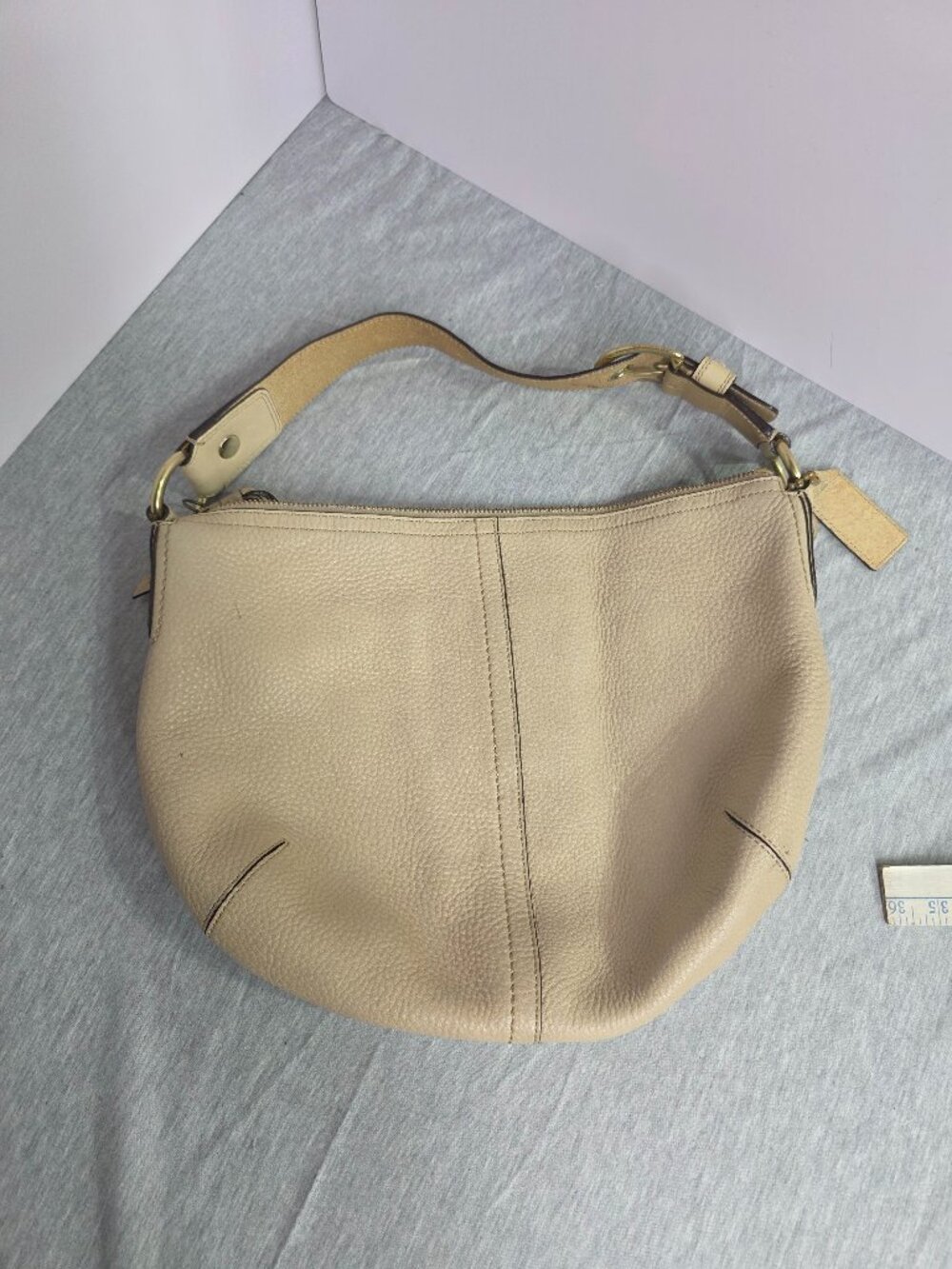 Coach Pebbled Leather Hobo Bag Cream Vanilla Shoulder Purse